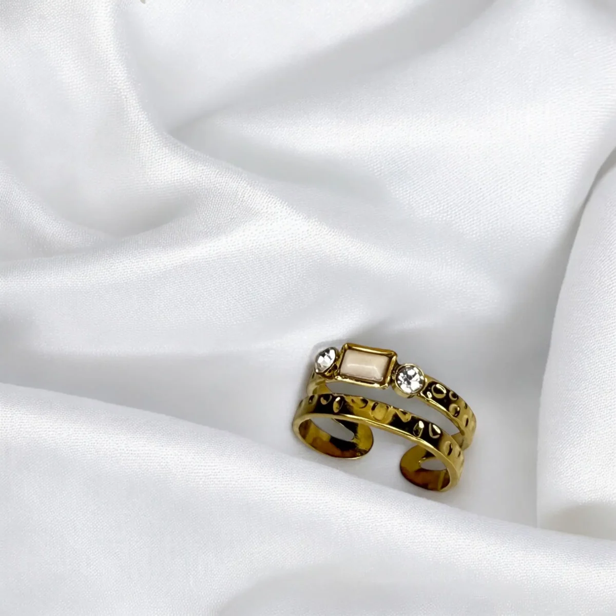 Bague Martelée Pierre Strass – Image 3