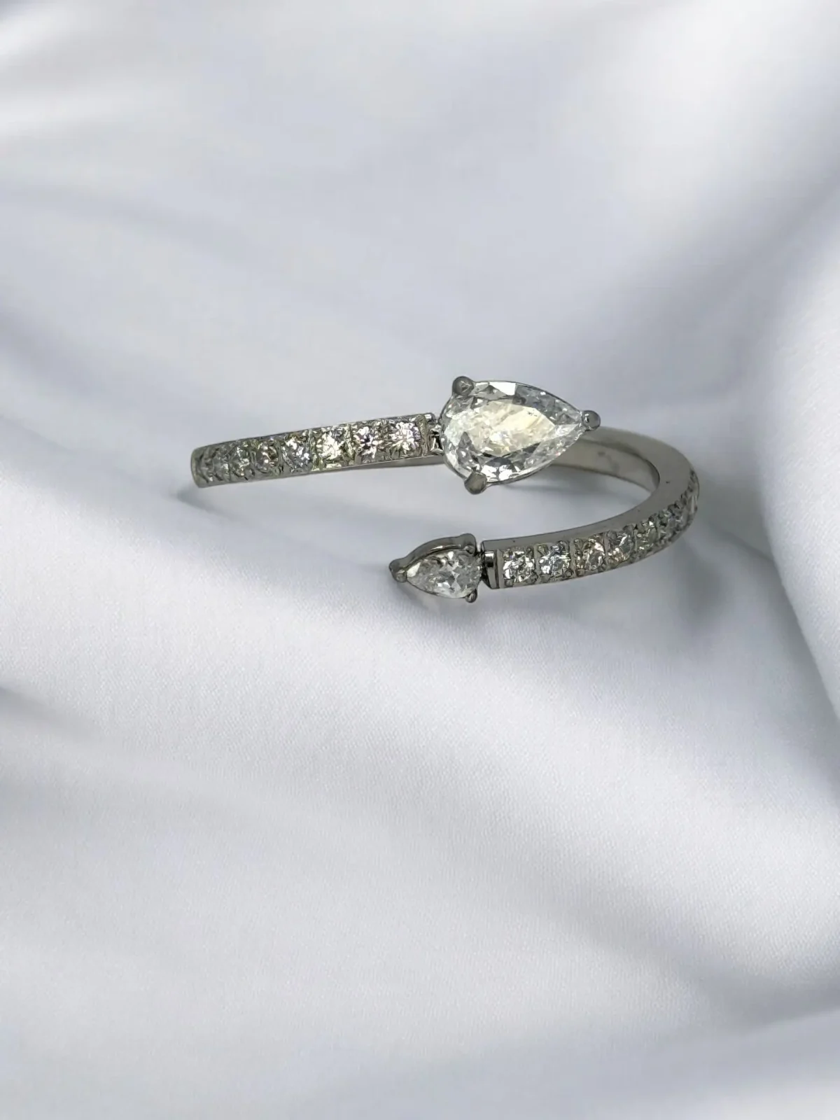 Bague gouttes scintillantes argentée