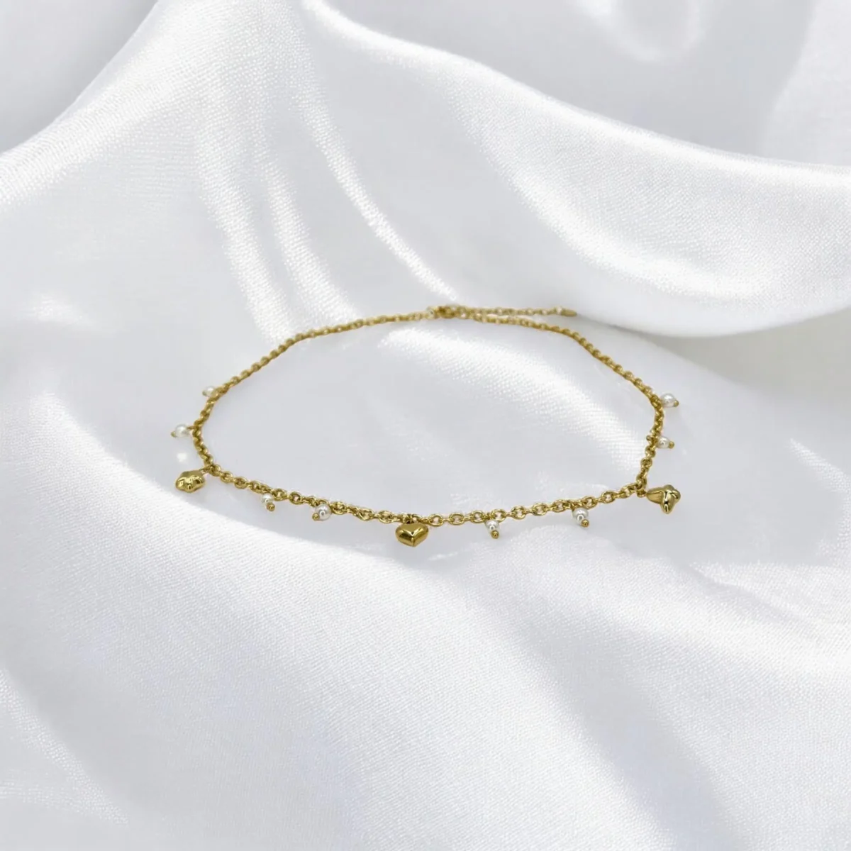 Collier perles blanches pendantes