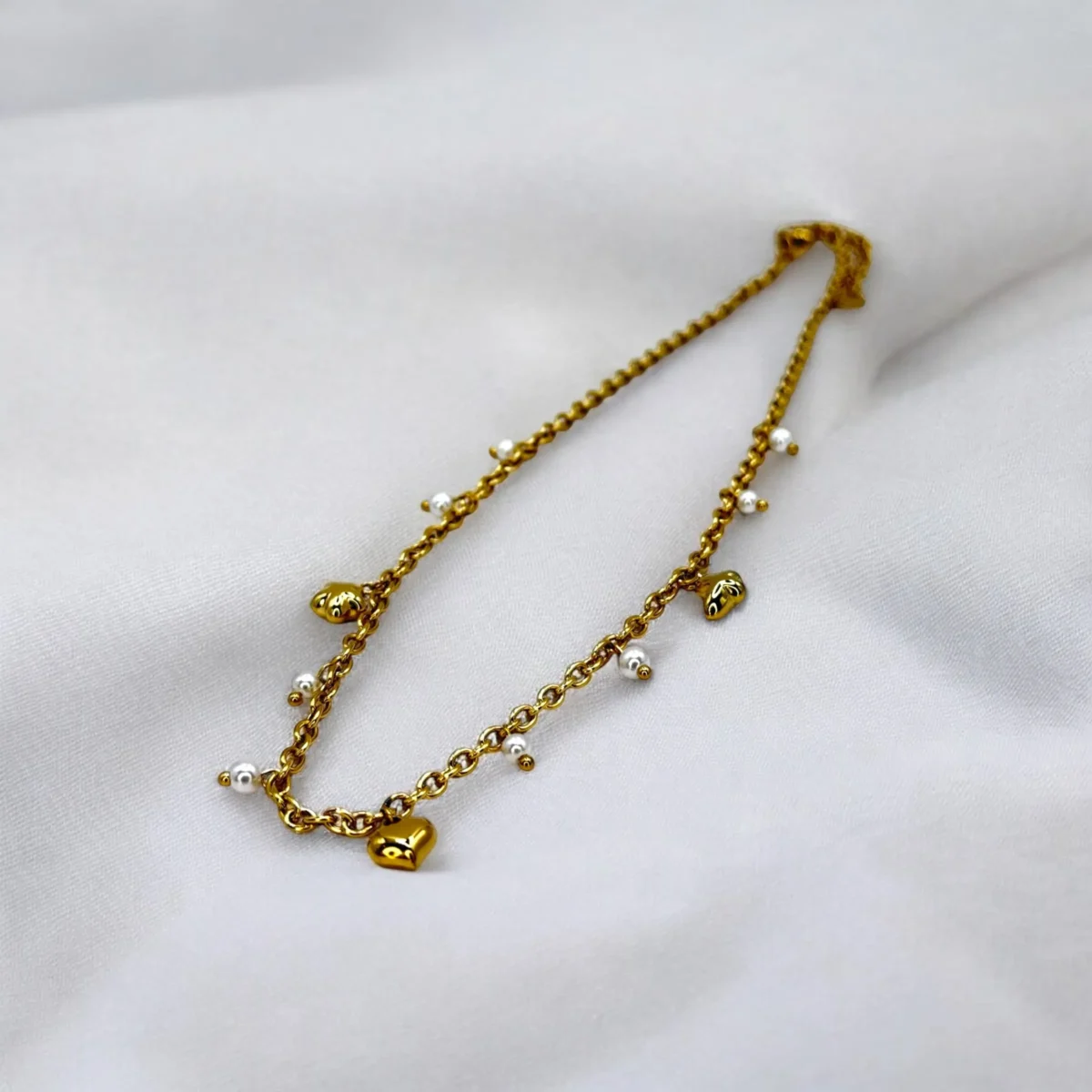 Collier perles blanches pendantes