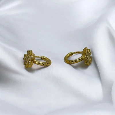 Boucle Fleur Dorée Strass Éclatant