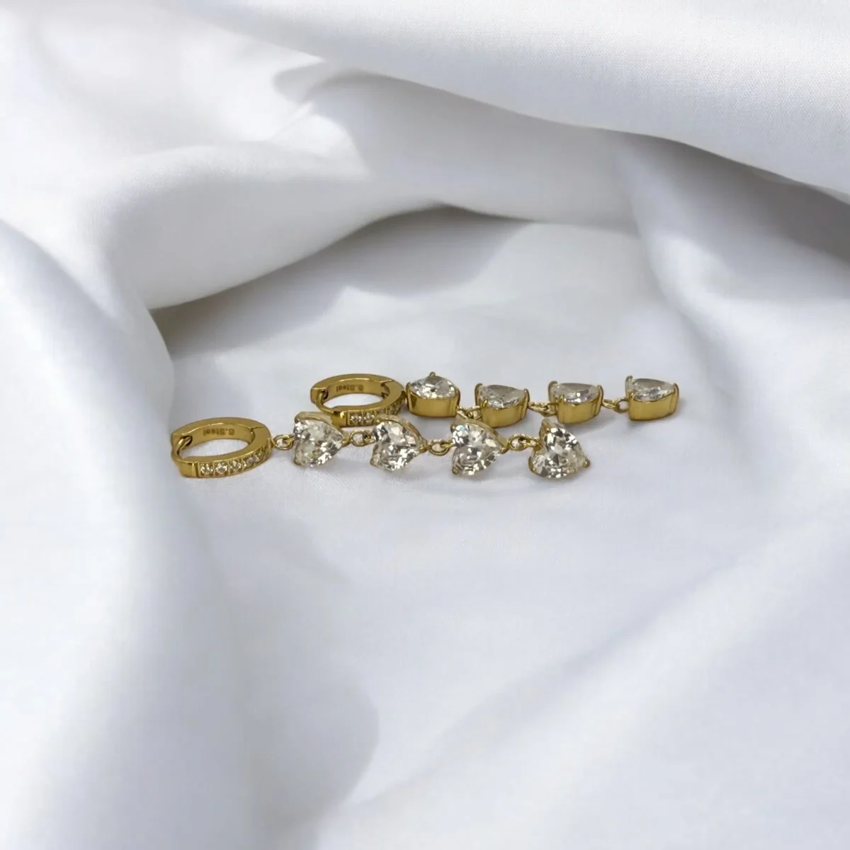Boucles Dorées Cœurs Éclatants