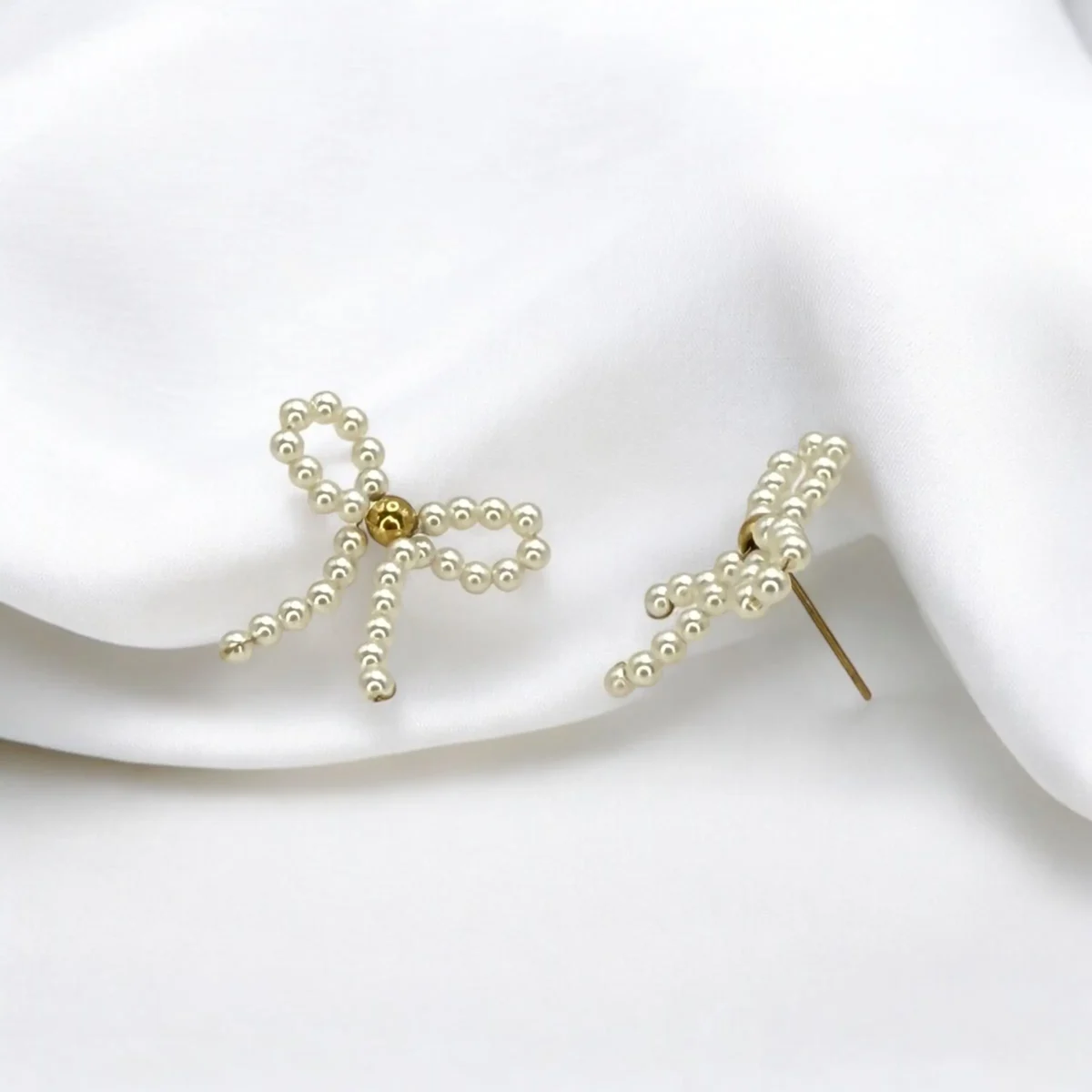 Boucles d'Oreilles Nœud Perlé Élégance