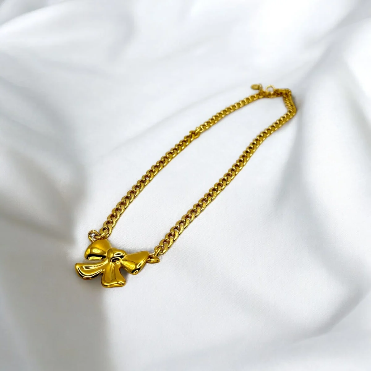 Collier Nœud Élégance