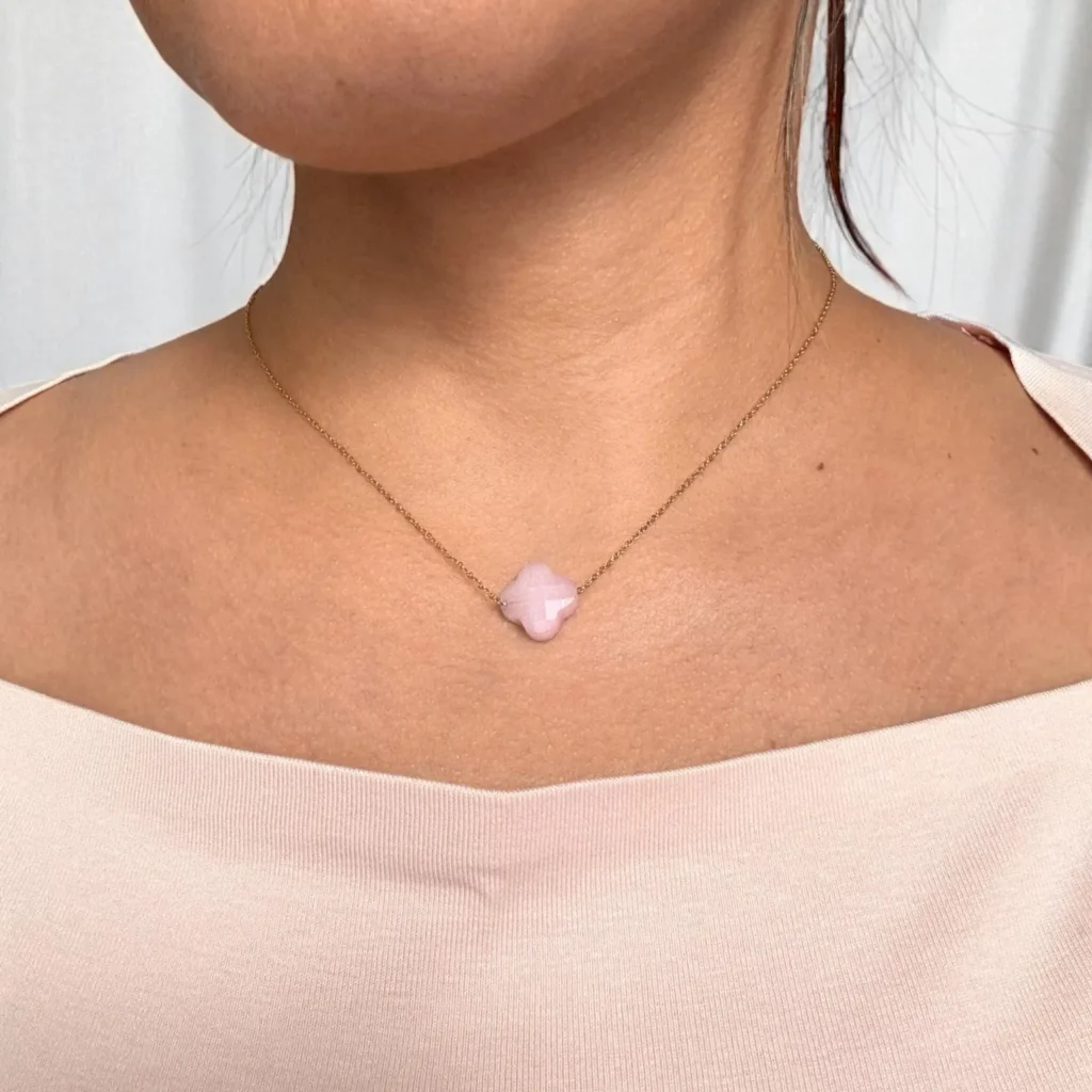 Collier Pendentif Pierre Naturelle Rose – Acier Inoxydable Plaqué Or 18K