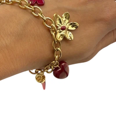 Bracelet breloques fleurs cœur bordeaux