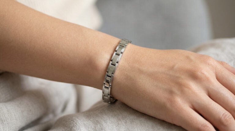 Bijoux peau sensible acier : avis et conseils au top ✨