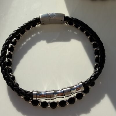 Bracelet homme cuir tressé noir et perles onyx mates avec tube en acier inoxydable