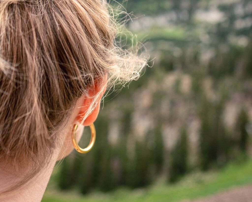 minimalist hoop earrings style
