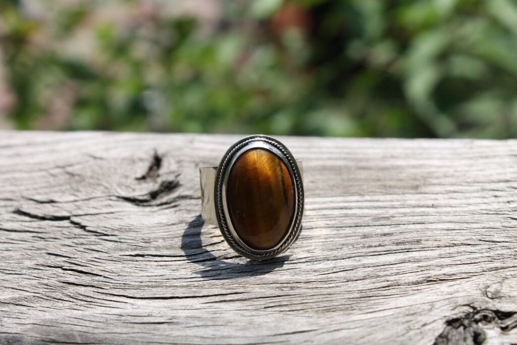 Signification des couleurs et pierres dans vos bijoux 4 stainless steel ring with stone