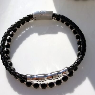 Bracelet homme cuir tressé noir et perles onyx mates avec tube en acier inoxydable
